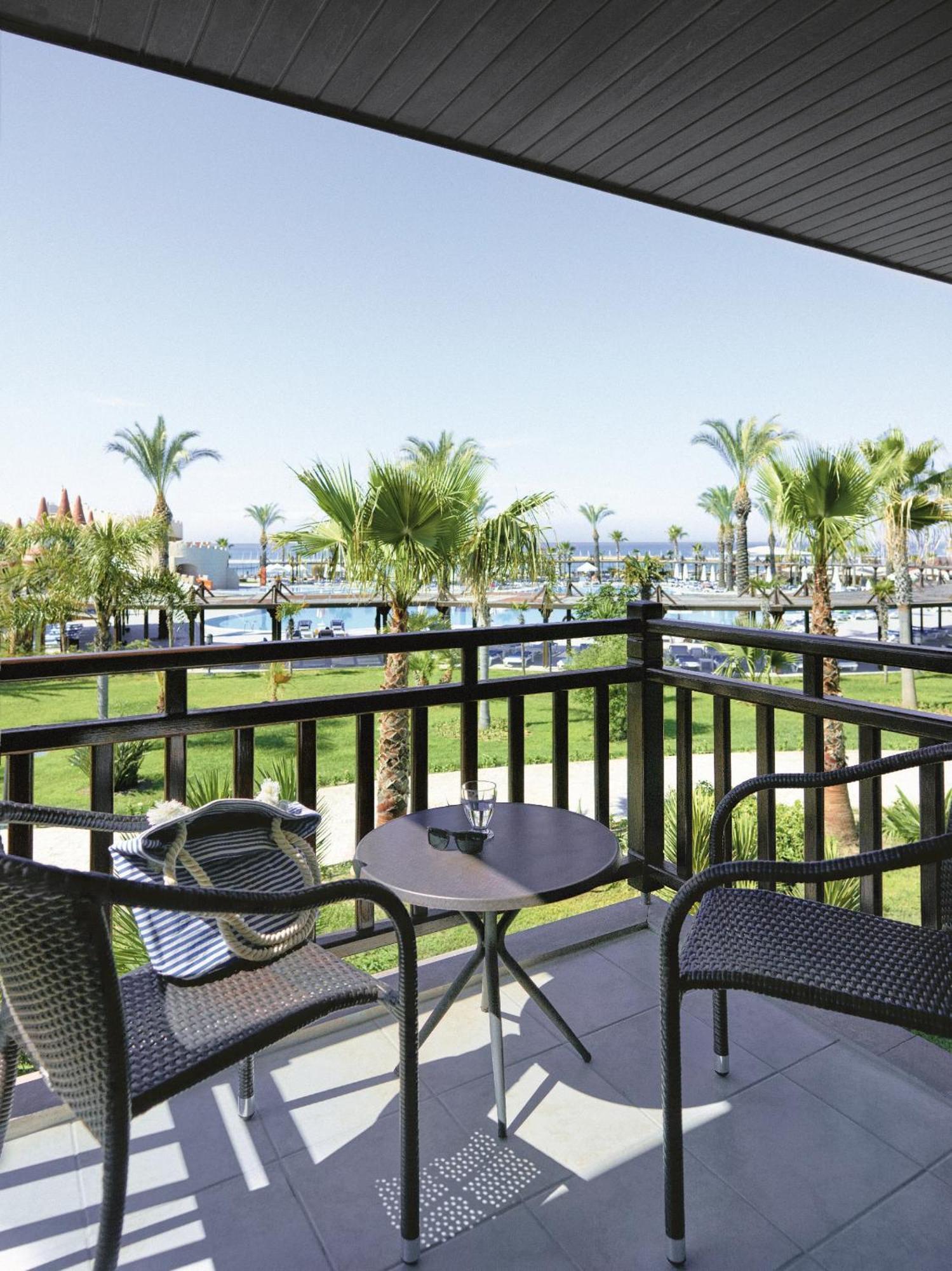 Tui Blue Palm Garden אתר נופש סייד