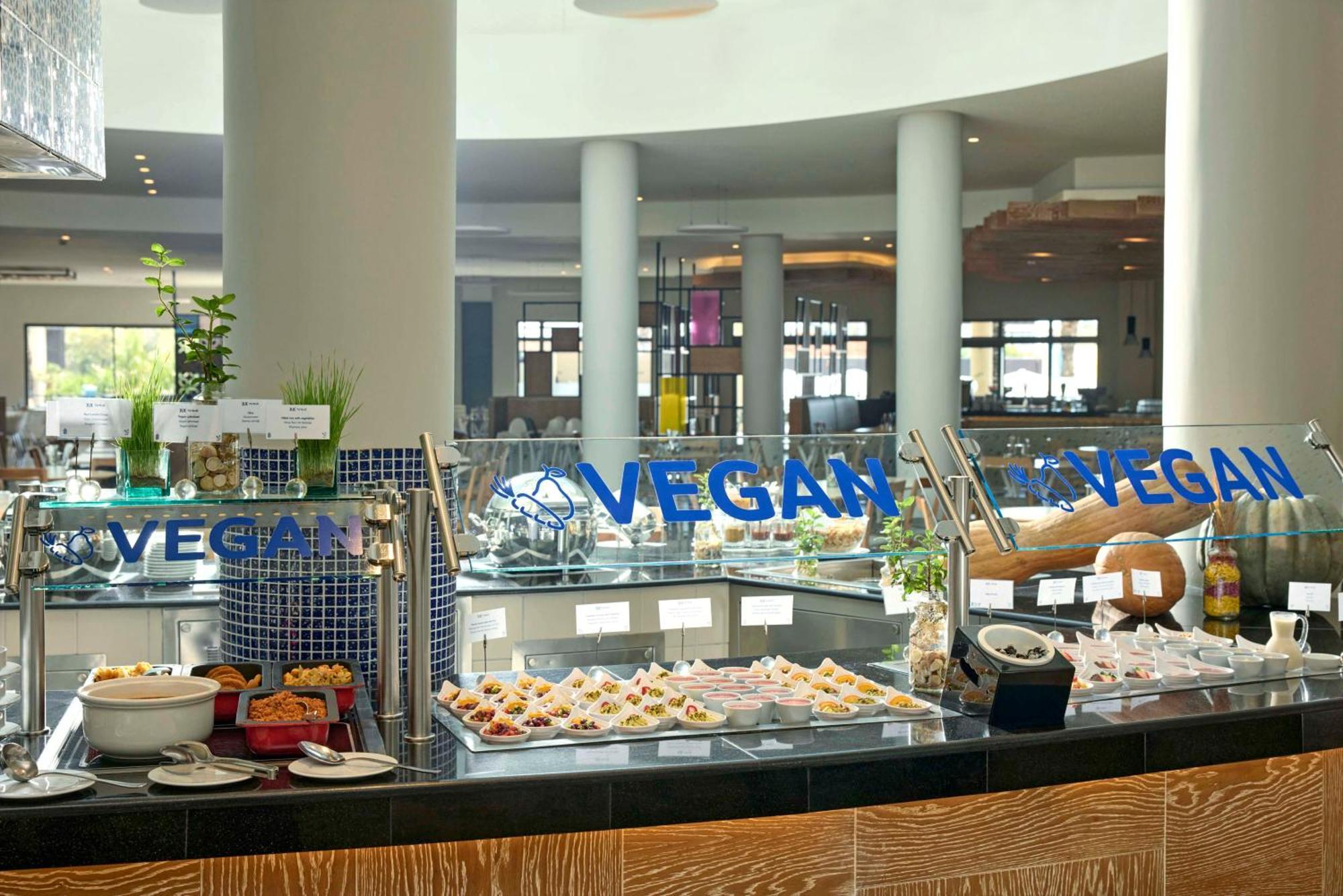 Tui Blue Palm Garden 4* סייד