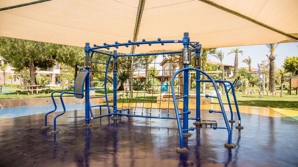Tui Blue Palm Garden סייד