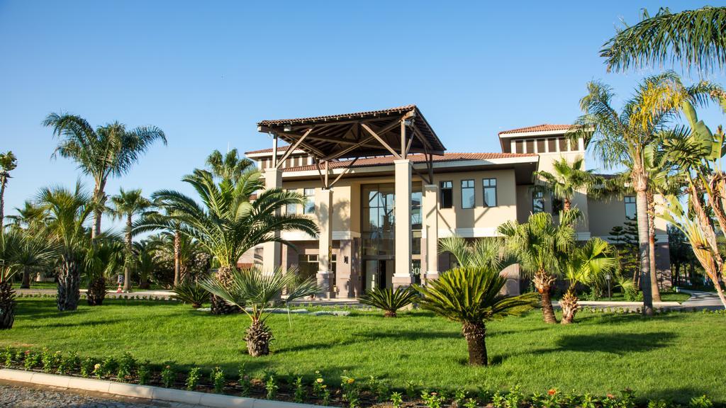 Tui Blue Palm Garden 4* Side